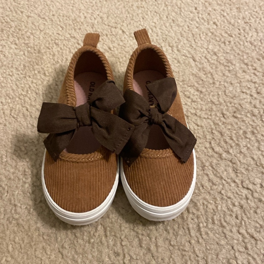 NWOT Toddler Old Navy Shoes